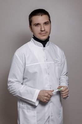 Максимов Александр Андреевич Врач-нейрохирург